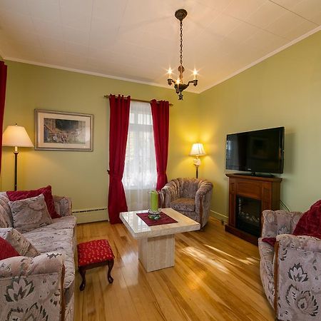 Auberge Gite Maison Des Lilas La Malbaie Room photo