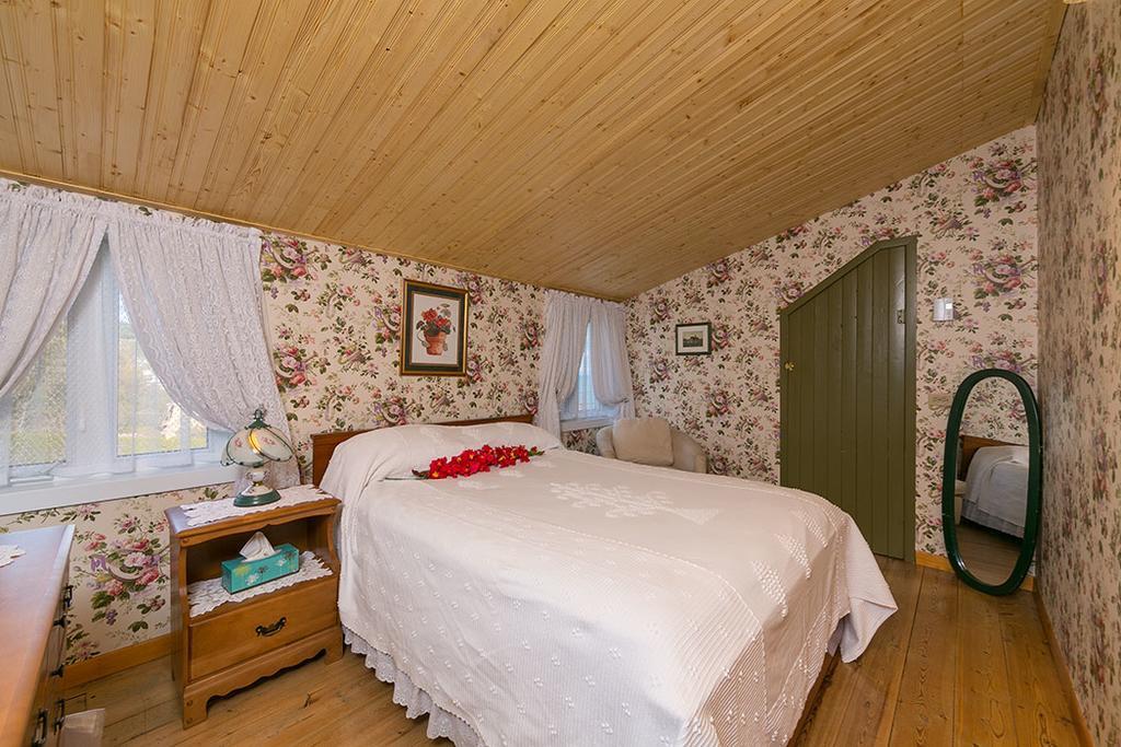 Auberge Gite Maison Des Lilas La Malbaie Exterior photo