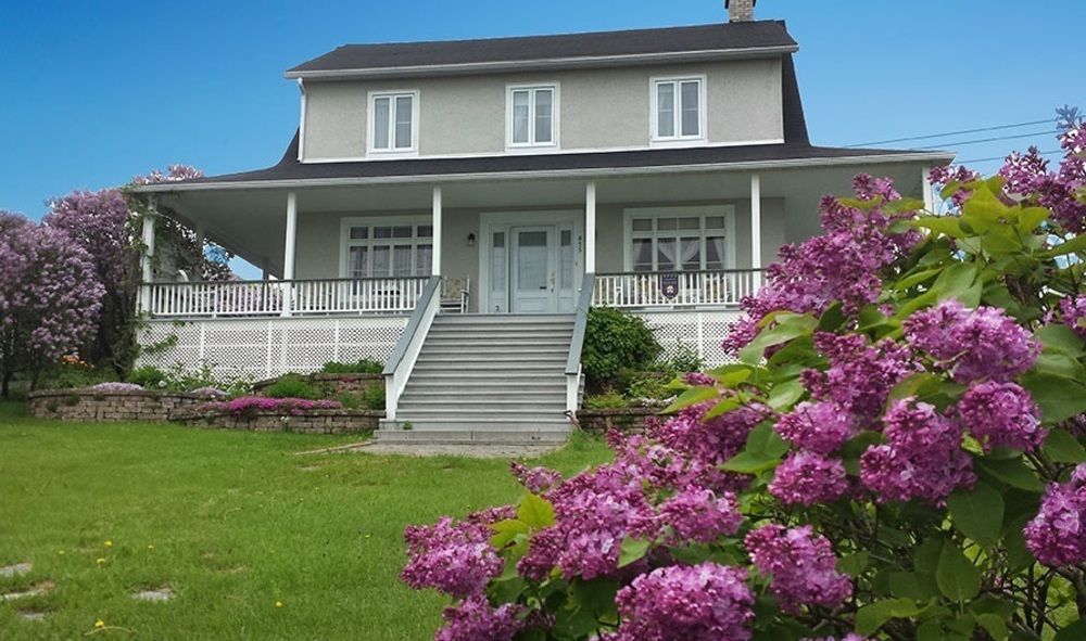 Auberge Gite Maison Des Lilas La Malbaie Exterior photo