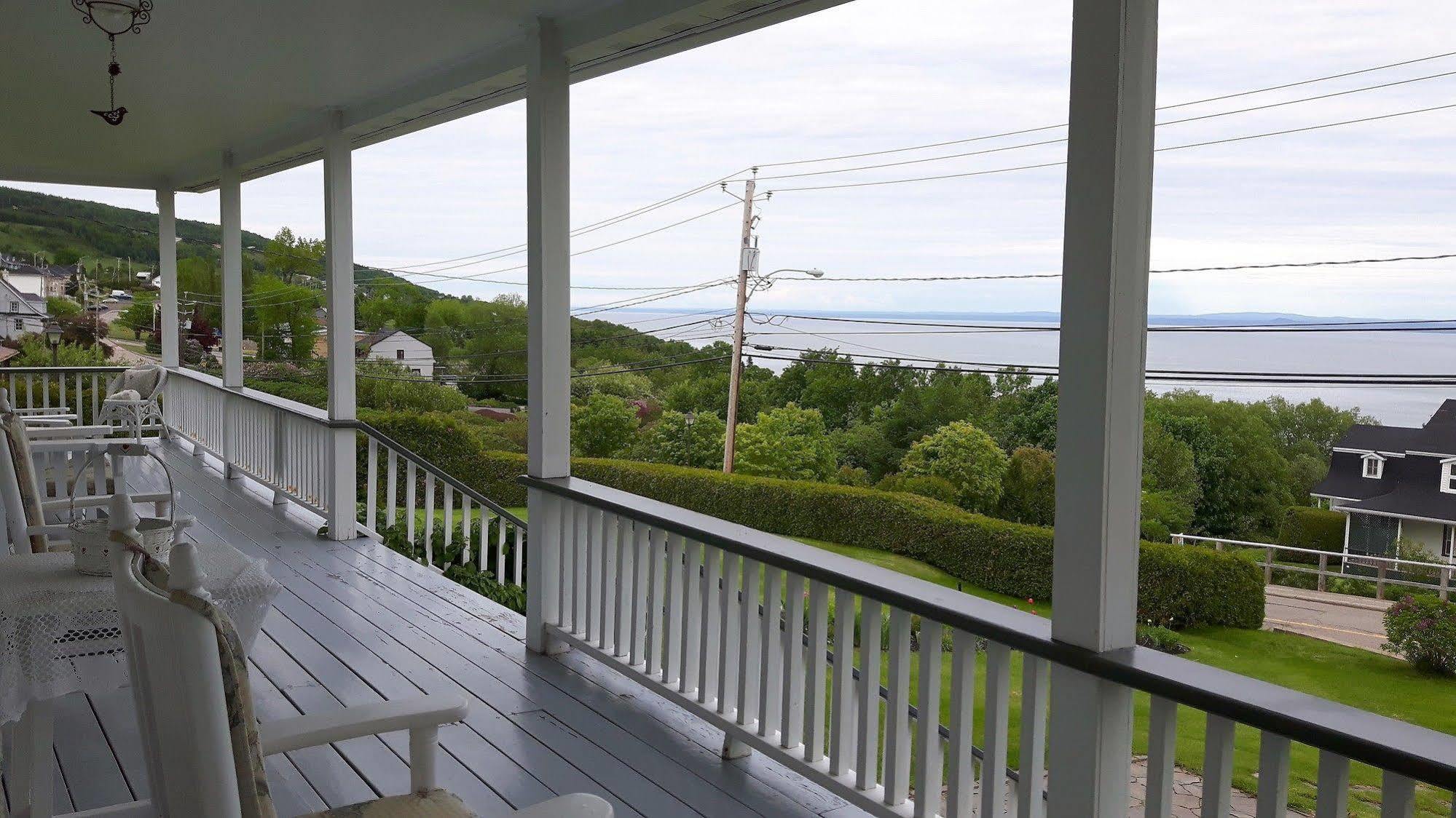 Auberge Gite Maison Des Lilas La Malbaie Exterior photo